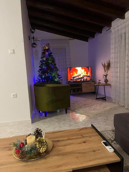 The Penthouse Kastoria Apartment Luaran gambar